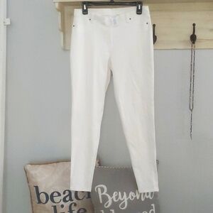 WHITE JEGGINGS